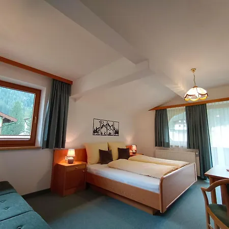 Manuela, Apartment *