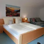 Apartament Manuela, *