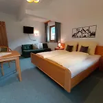 Apartament Manuela, Tux